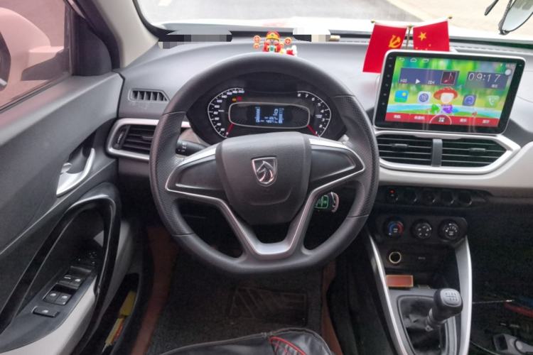 Used Baojun 510 2017 1.5L manual Comfort trim
