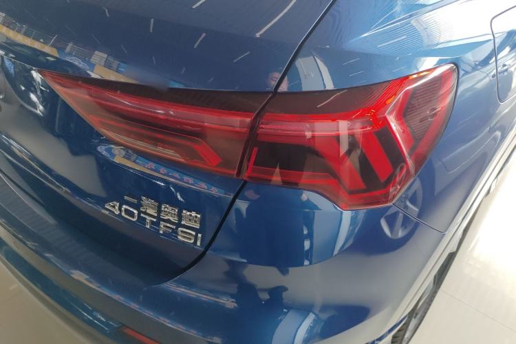 Used Audi Q3 2019 40 TFSI Fashion Dynamic Model
