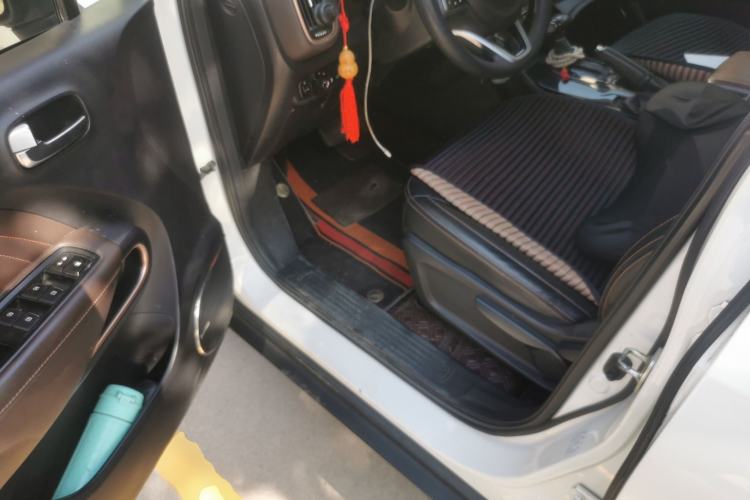 Used GAC Trumpchi GS3 2017 150N Automatic Elite Edition Driver Seat