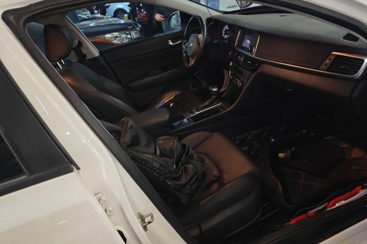 Used Kia K5 2017 2.0L Automatic 15th Anniversary Special Edition LUX
