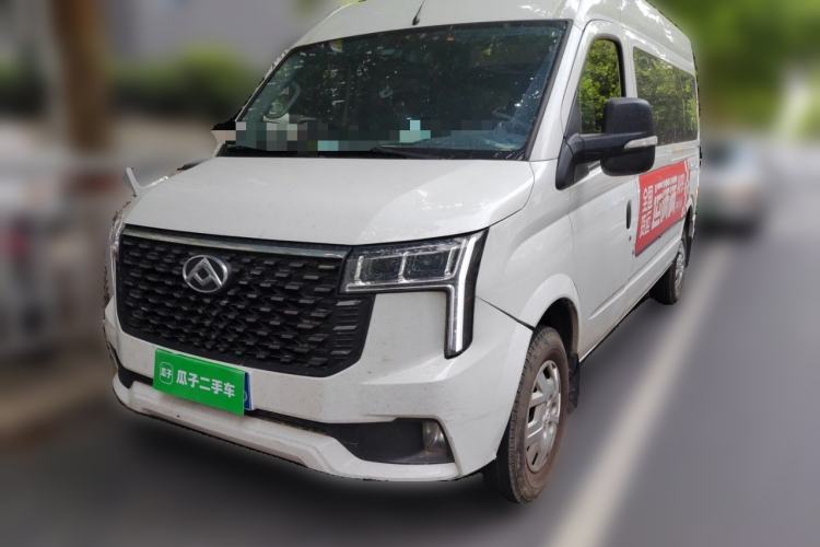 Used SAIC MAXUS Xintu V80 2024 Maxus V80 long-wheelbase, medium-roof, single-tire, manual‑transmission, diesel‑powered seven‑seat version