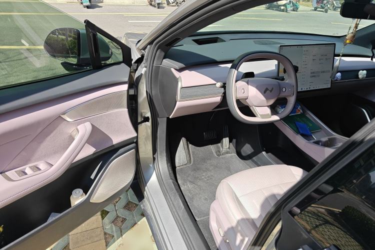 Used ONVO L60 2024 60 kWh Rear-Drive Version
