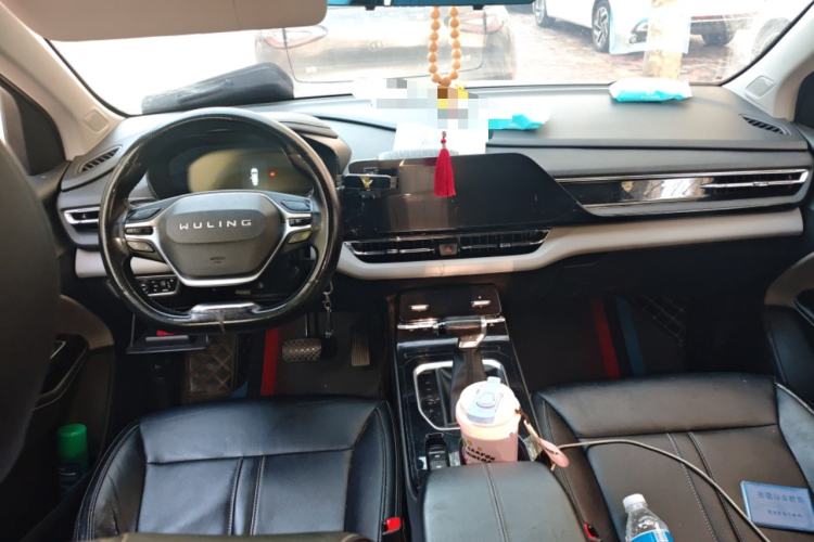 Used Wuling Victory 2020 1.5T CVT Elite Model Center Console