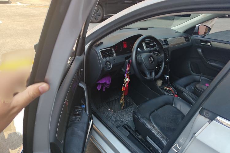 Used Volkswagen Santana 2015 Haval H6 1.6L Automatic Luxury Model Interior 3