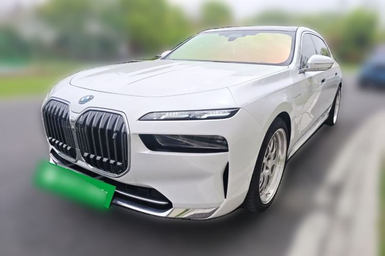 Used BMW i7 2023 xDrive60L Luxury Package