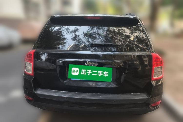 Used Jeep Compass 2012 2.4L four-wheel-drive sport version
