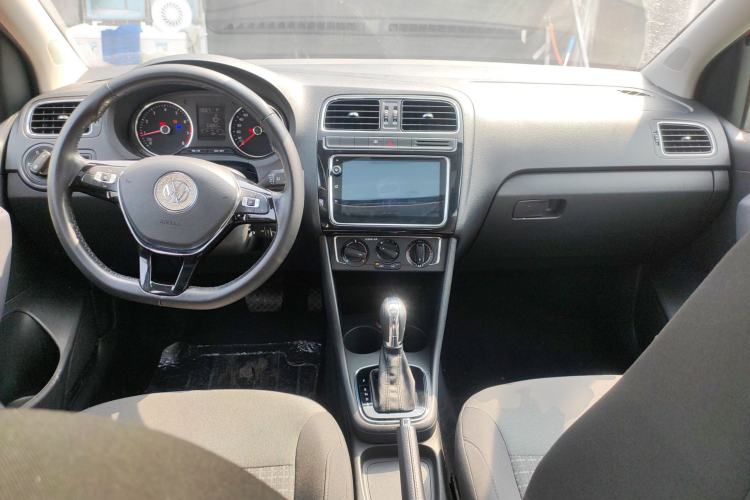 Used Volkswagen Polo 2016 1.6L Automatic Comfort Model
