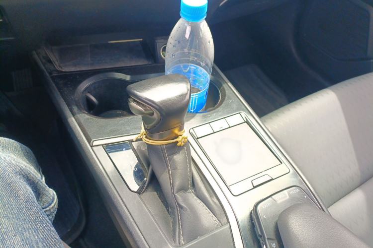 Used Lexus UX 2020 260h Explore-Cool Edition