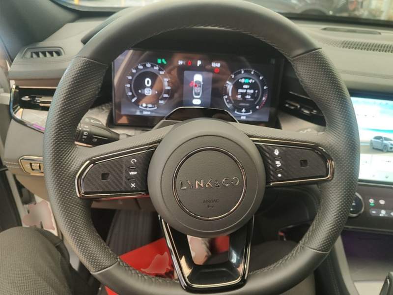 Used Lynk & Co 09 2021 2.0T Halo Six-Seater — 10