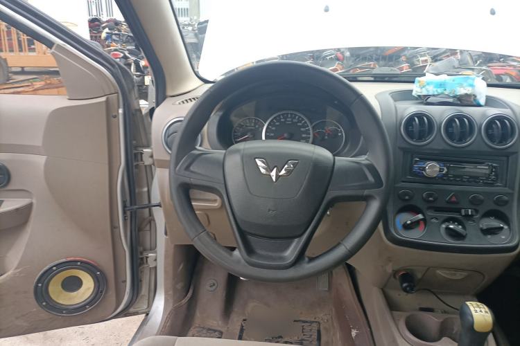 Used Wuling Hongguang 2013 1.5L Standard Version