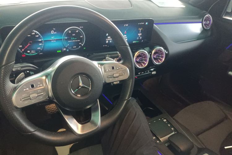 Used Mercedes-Benz EQA 2022 EQA 300 4MATIC Launch Edition
