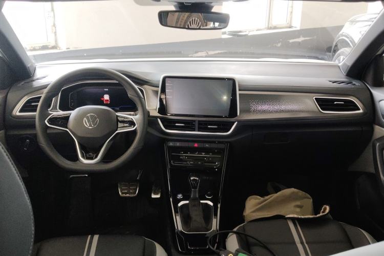 Used Volkswagen T-ROC 2025 Facelifted 300TSI DSG Two-Wheel-Drive Chen Guang Edition Center Console