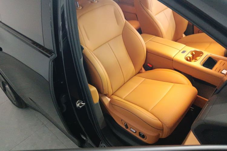 Used Li Auto i6 2025 Model Two-Wheel-Drive Standard Type
