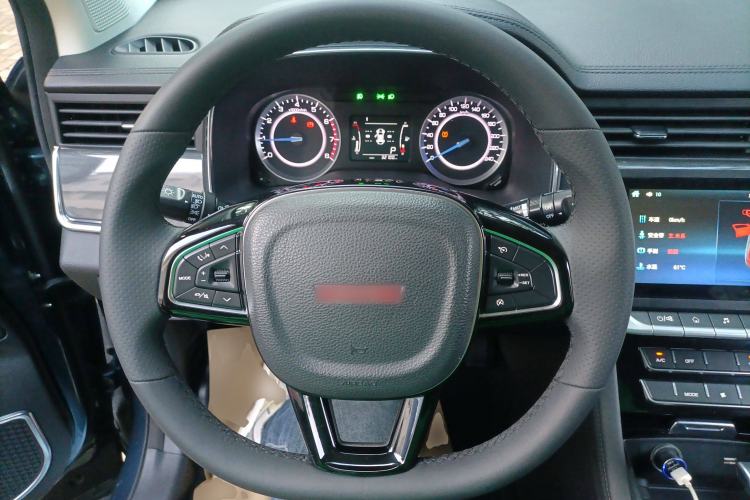 Used Sinotruk VGV U70 2020 1.5T Automatic Smart Luxury 7-Seater Steering Wheel