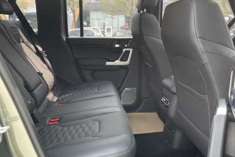 Used 212 T01 2024 2.0T Mechanic
