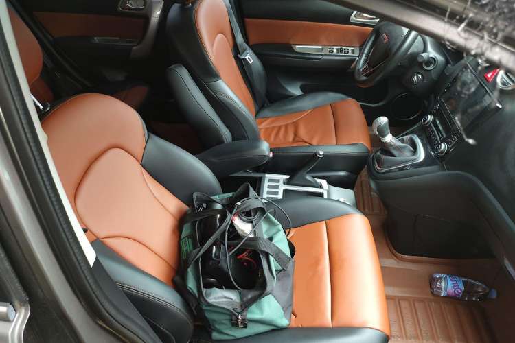 Used Haval H6 2014 Upgraded Model 2.0T Diesel Manual Two-Wheel Drive Urban Version