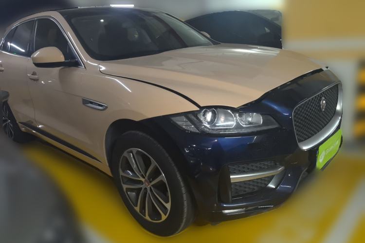 Used Jaguar F-PACE 2016 2.0T Two-Wheel-Drive R-Sport Sport Edition Front Right 45 Deg