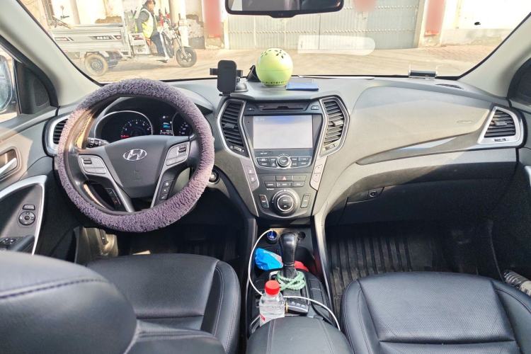 Used Hyundai Santa Fe 2015 2.4L Automatic Two-Wheel Drive Smart Version 5 Seats