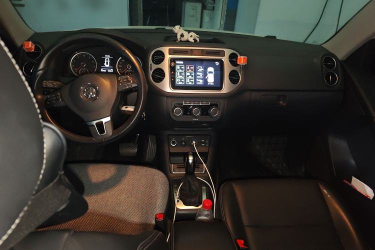 Used Volkswagen Tiguan 2016 280TSI Automatic Two-Wheel-Drive Silk Road Style Edition Center Console