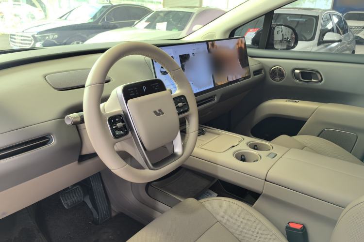 Used Li Auto i8 2025 Model Standard Version
