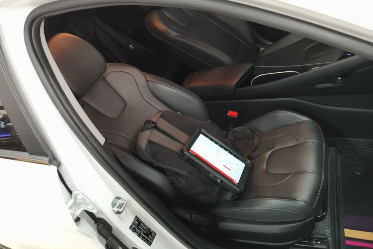 Used Hyundai Elantra 2022 1.5L CVT LUX Prestige Edition Right Front Seat