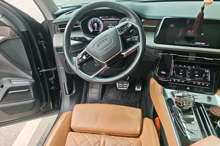 Used Audi Q6 2024 45 TFSI quattro Qiyun Edition Yulin Package 6 seats Steering Wheel