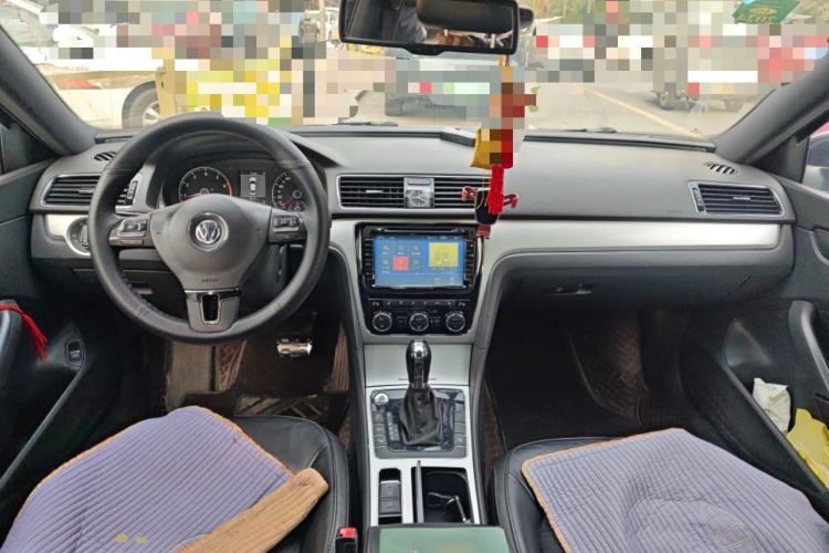 Used Volkswagen Passat 2011 1.8 TSI DSG Ultimate Edition Center Console