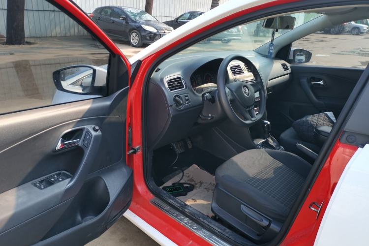 Used Volkswagen Polo 2014 1.6L Automatic Comfort Edition Driver Seat