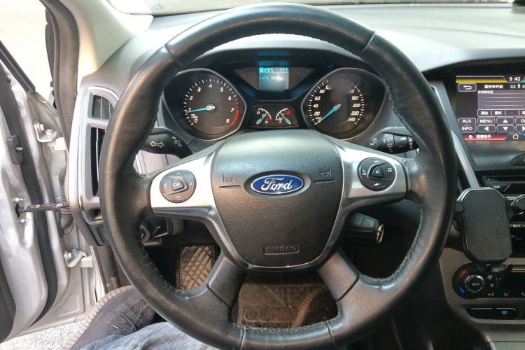 Used Ford Focus 2012 Sedan 1.6L Automatic Fashion Edition
