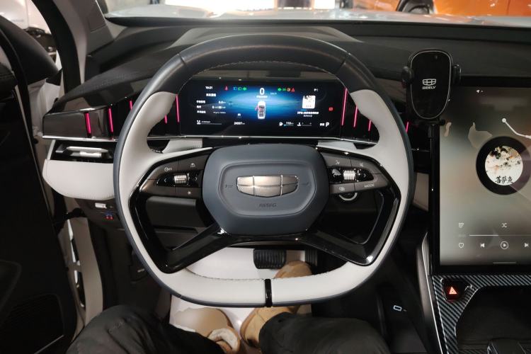 Used Geely Auto FX11 2023 1.5TD DCT Glory Edition
