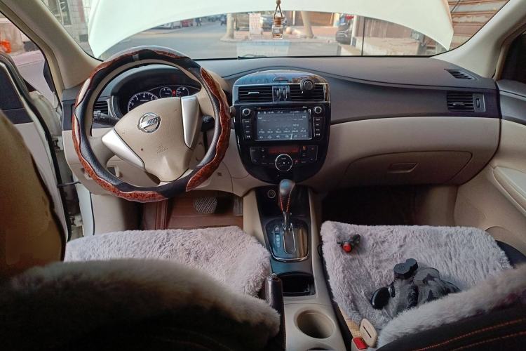 Used Nissan Tiida 2011 1.6L CVT Smart Version