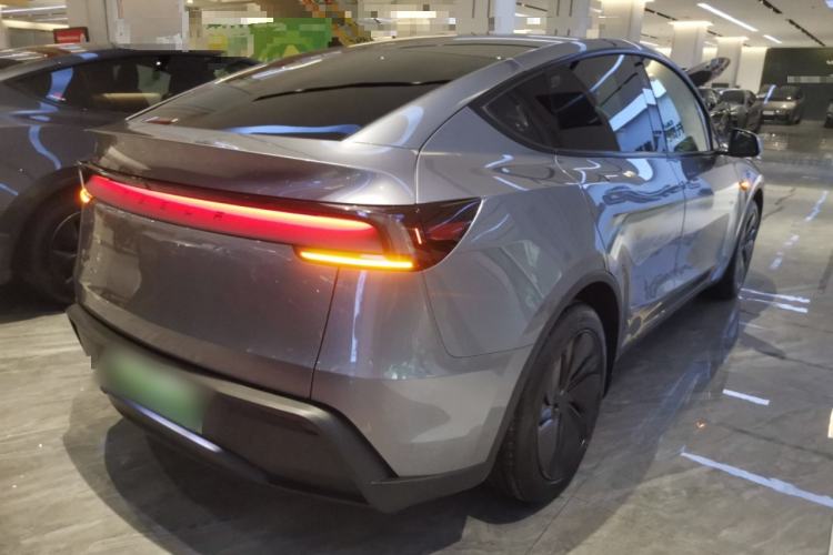 Used Tesla Model Y 2025 Rear-Wheel-Drive Version Rear Right 45 Deg