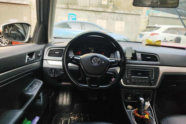 Used Volkswagen Lavida 2015 1.6L Automatic Comfort Edition
