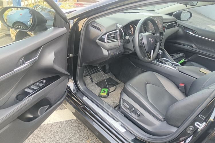 Used Toyota Camry 2021 2.0G Luxury Edition
