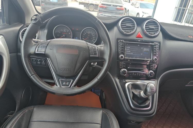 Used Haval H6 2015 Upgraded Model 1.5T Manual Two-Wheel Drive Elite Version