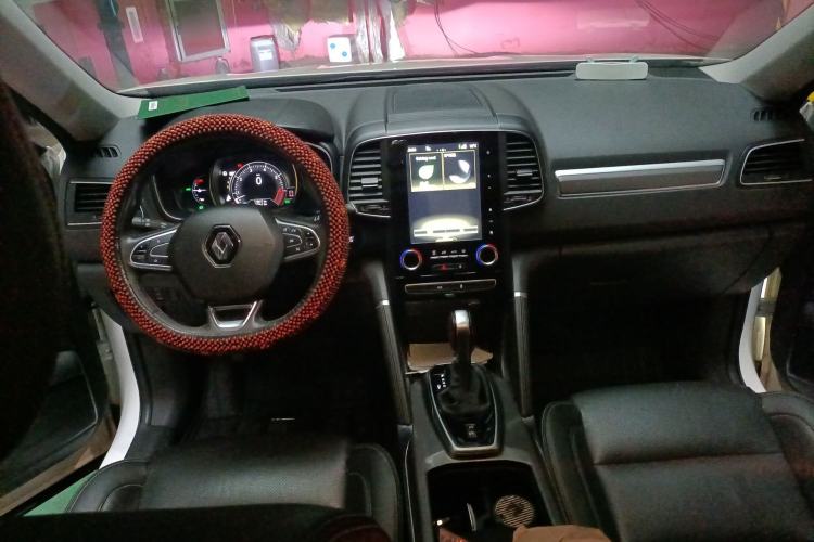 Used Renault Koleos 2017 2.5L Two-Wheel Drive Prestige Edition Center Console