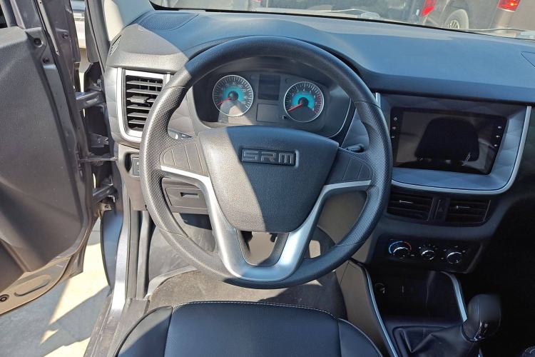 Used Jinbei Gold Hiace M Classic 2023 Panda Edition 1.5L Travel Lion Passenger Van 5/6/7 Seats