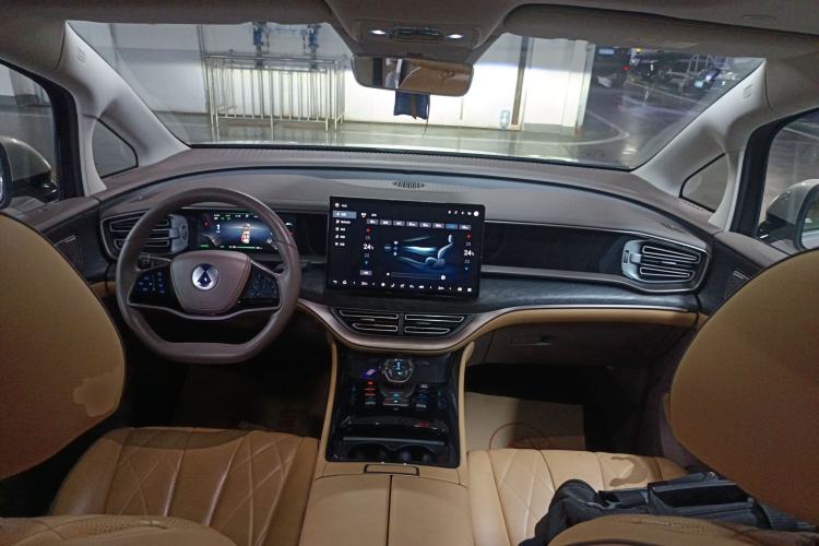 Used Denza D9 2022 EV 620 Prestige Model
