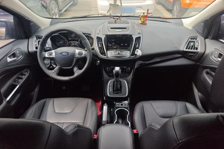 Used Ford Kuga 2015 2.0L GTDi Four-Wheel-Drive Sport Model Center Console