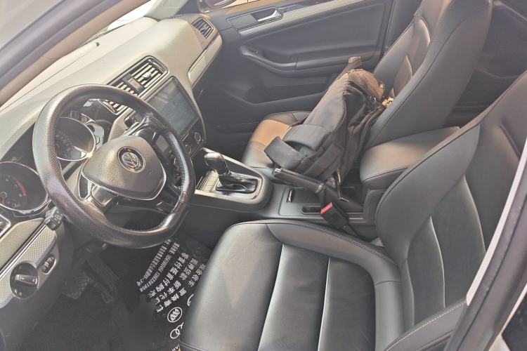 Used Volkswagen Sagitar 2016 230TSI 25th Anniversary Edition
