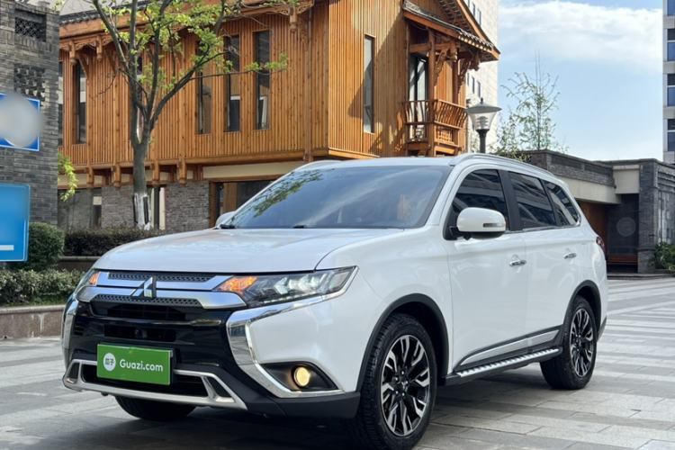 Used Mitsubishi Outlander 2019 2.4L 4x4 Zhi Xiang Edition 5 Seats China VI Standard