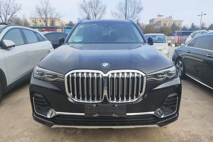 Used BMW X7 2019 xDrive40i Luxury Package with Leading Features

