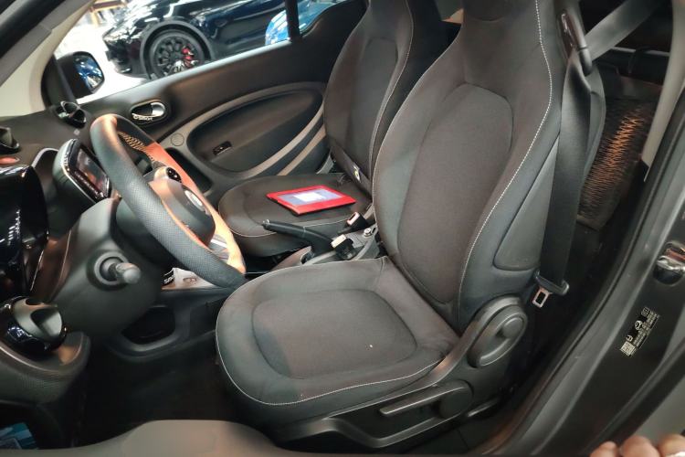 Used smart fortwo 2019 0.9T 66kW Hardtop Engine Version China VI Emission Standard
