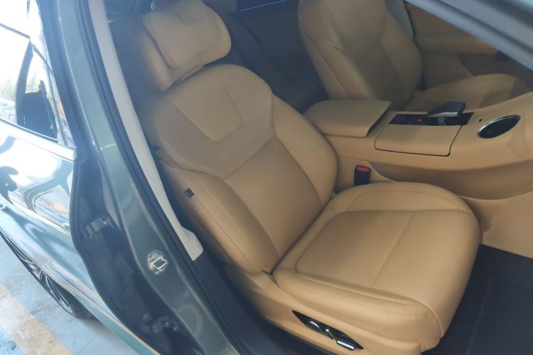 Used Hima AITO M5 2022 Extended-Range Four-Wheel Drive Ultimate Edition Right Front Seat