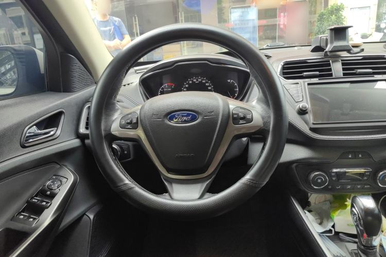 Used Ford Escort 2015 1.5L Automatic Fashion Model