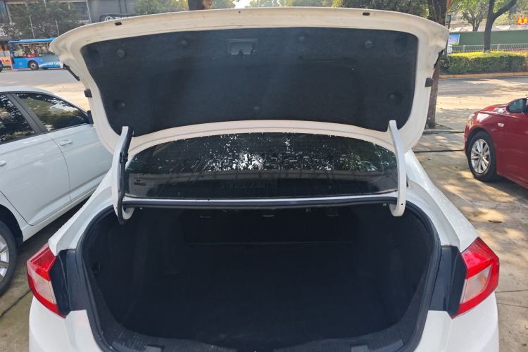 Used Chevrolet Cruze 2017 1.5L Automatic Pioneer Sunroof Edition
