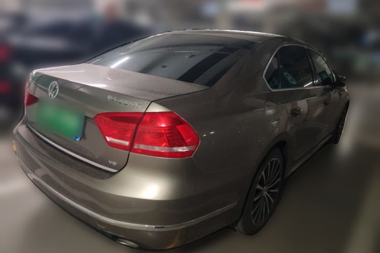 Used Volkswagen Passat 2011 3.0L V6 DSG Flagship Deluxe Edition Rear Right 45 Deg