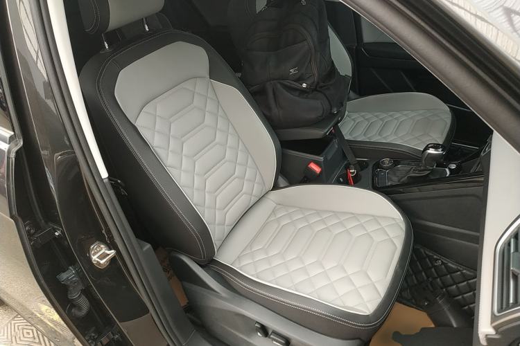 Used Volkswagen Tayron 2023 Revised Version 380TSI All-Wheel Drive R-Line High-Energy Edition Right Front Seat