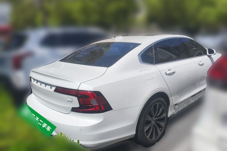 Used Volvo S90 New Energy 2021 T8 eDrive Hybrid Zhiyi Luxury Edition Rear Right 45 Deg