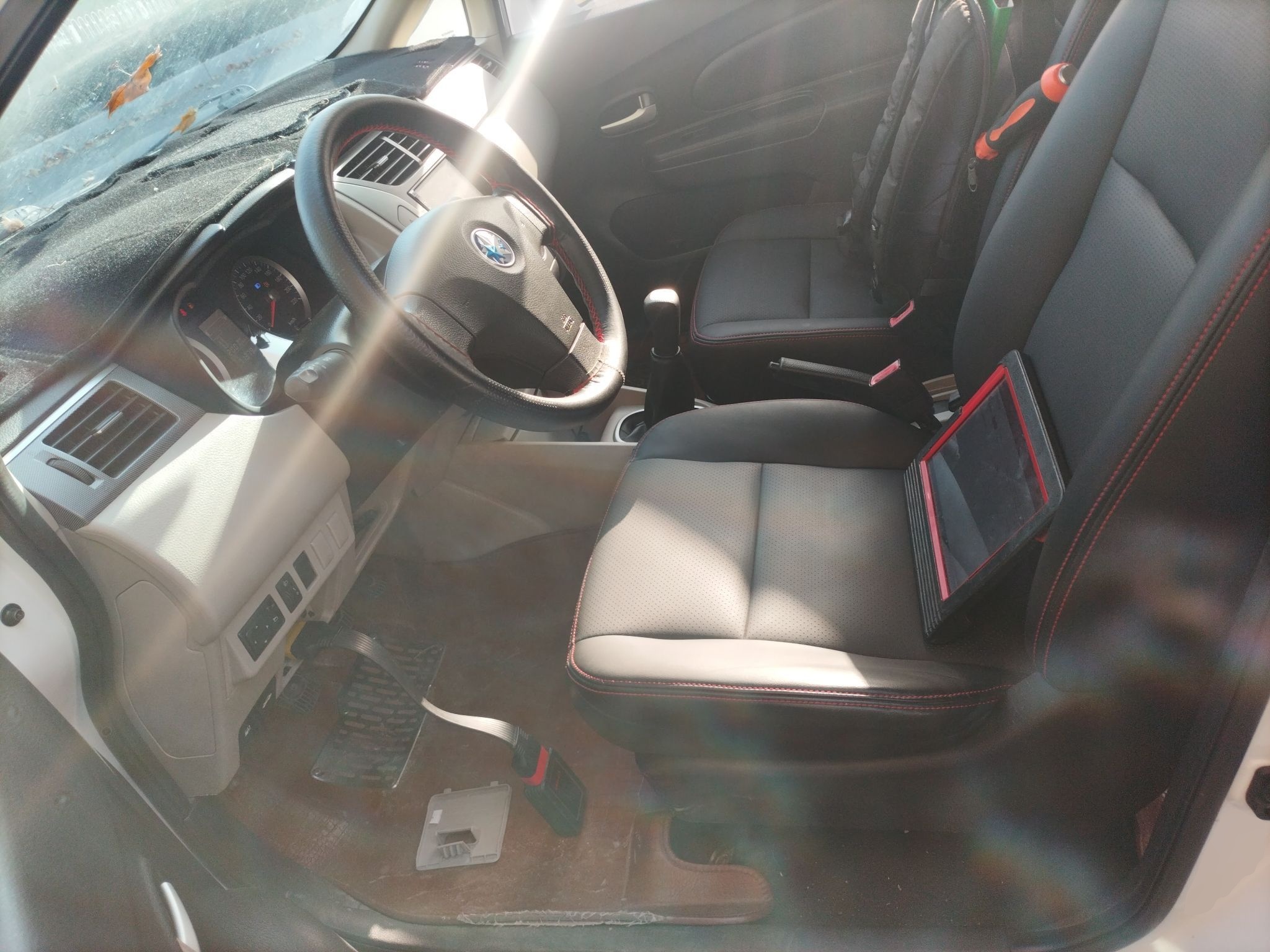 Переднее сиденье в автомобиле